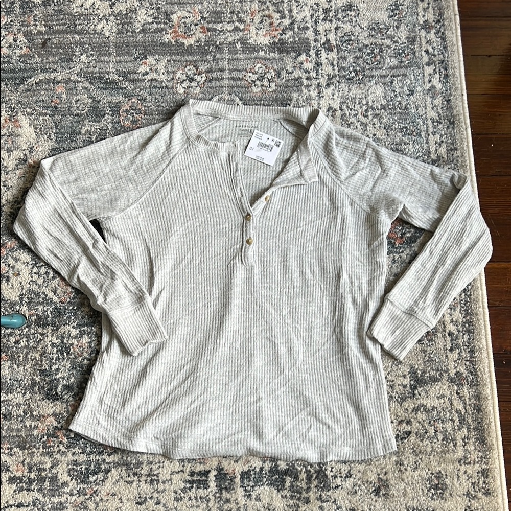 American Eagle Gray Ribbed Long Sleeve Henley Top